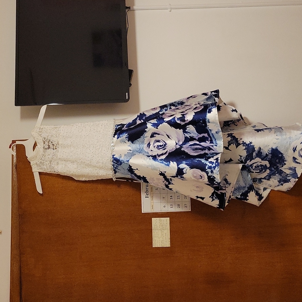 Floral dress size 14 in kids